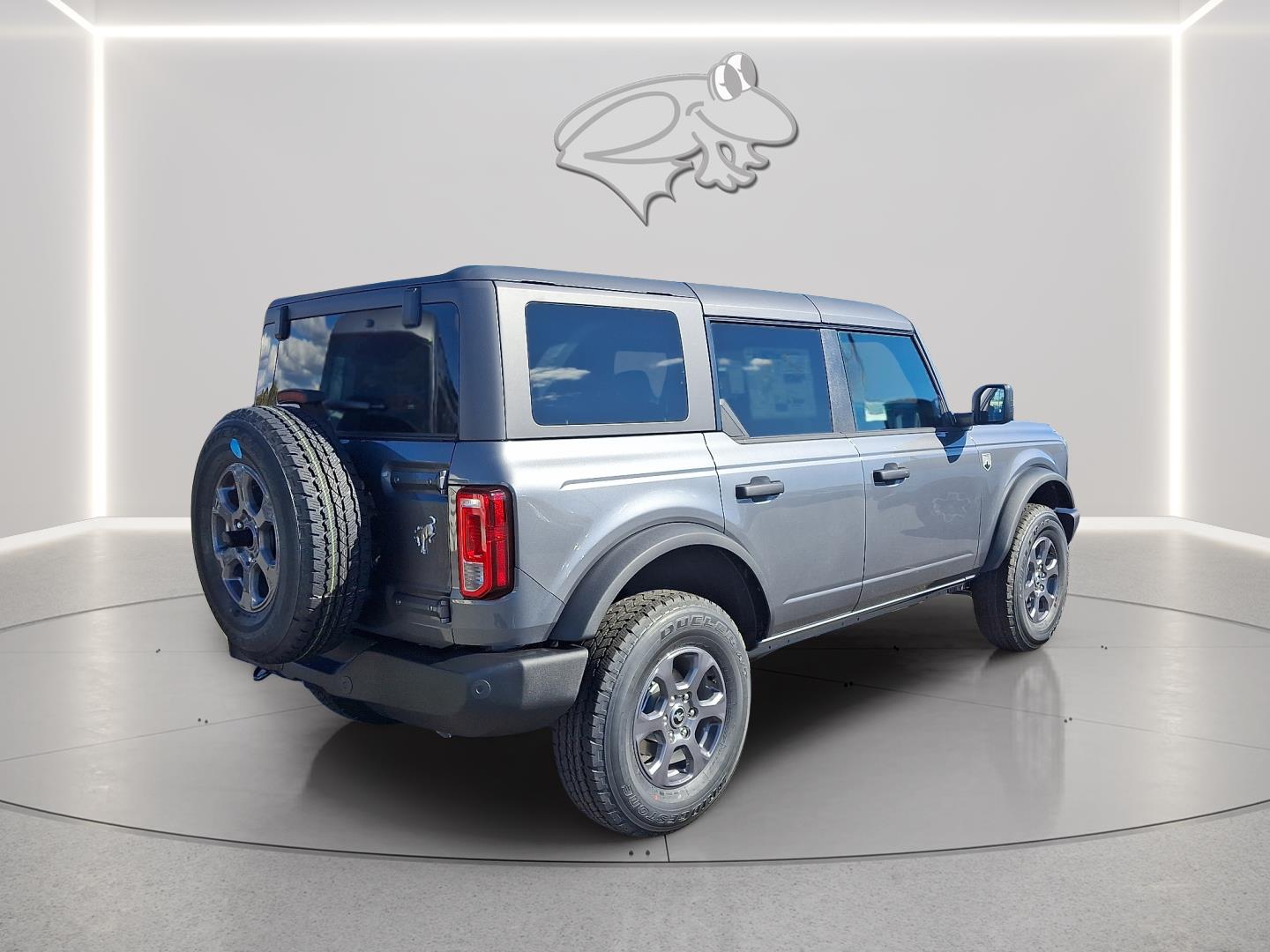 View vehicle photo 4