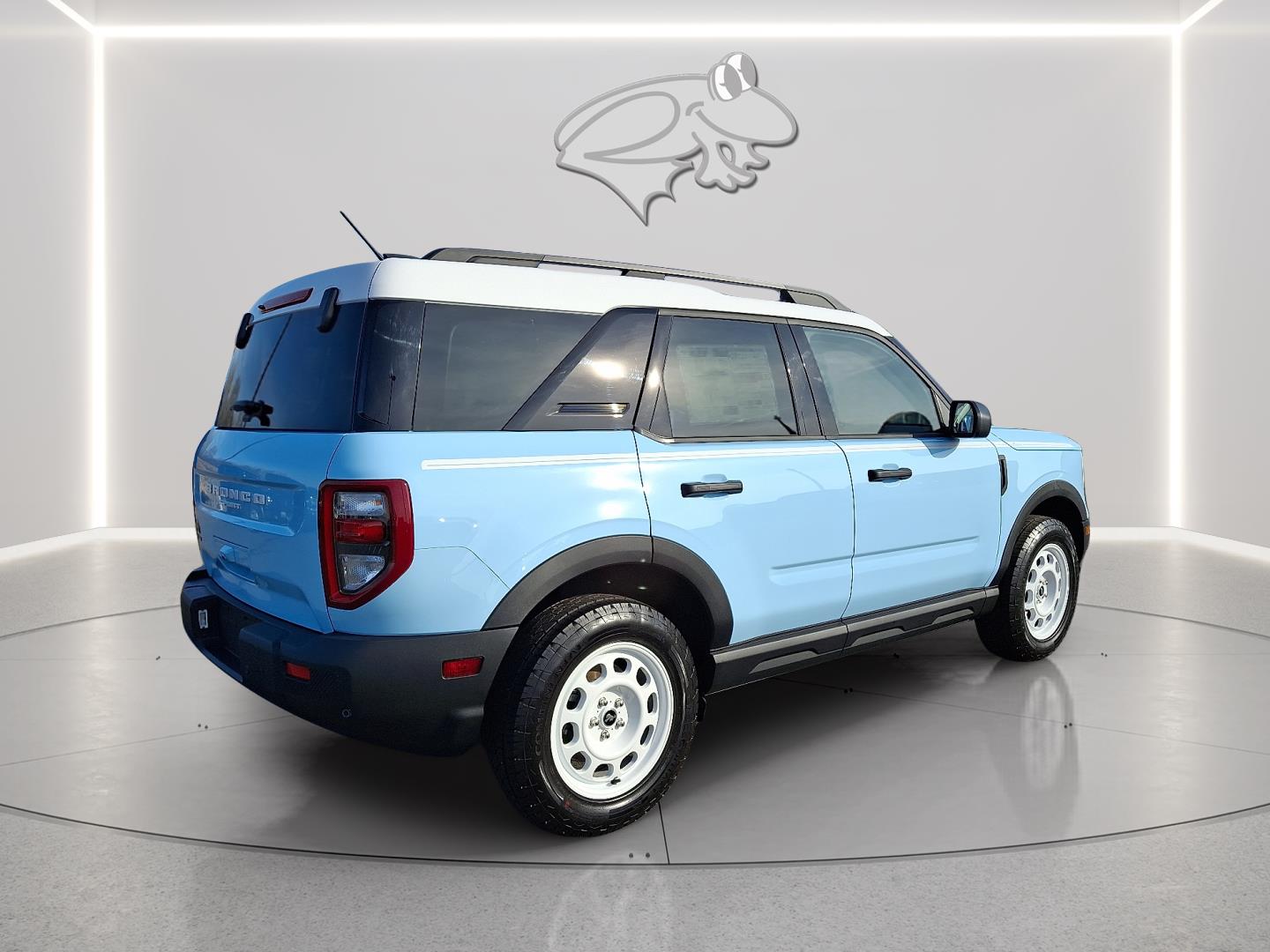 View vehicle photo 4