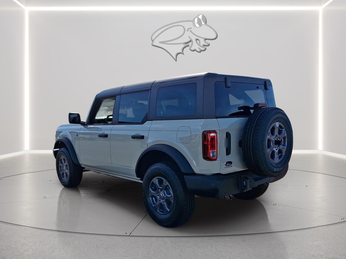 View vehicle photo 2