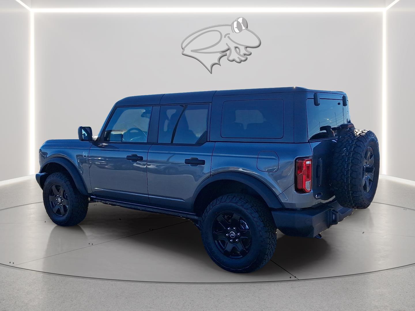 View vehicle photo 3