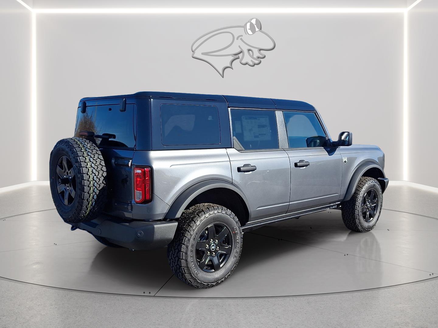 View vehicle photo 4