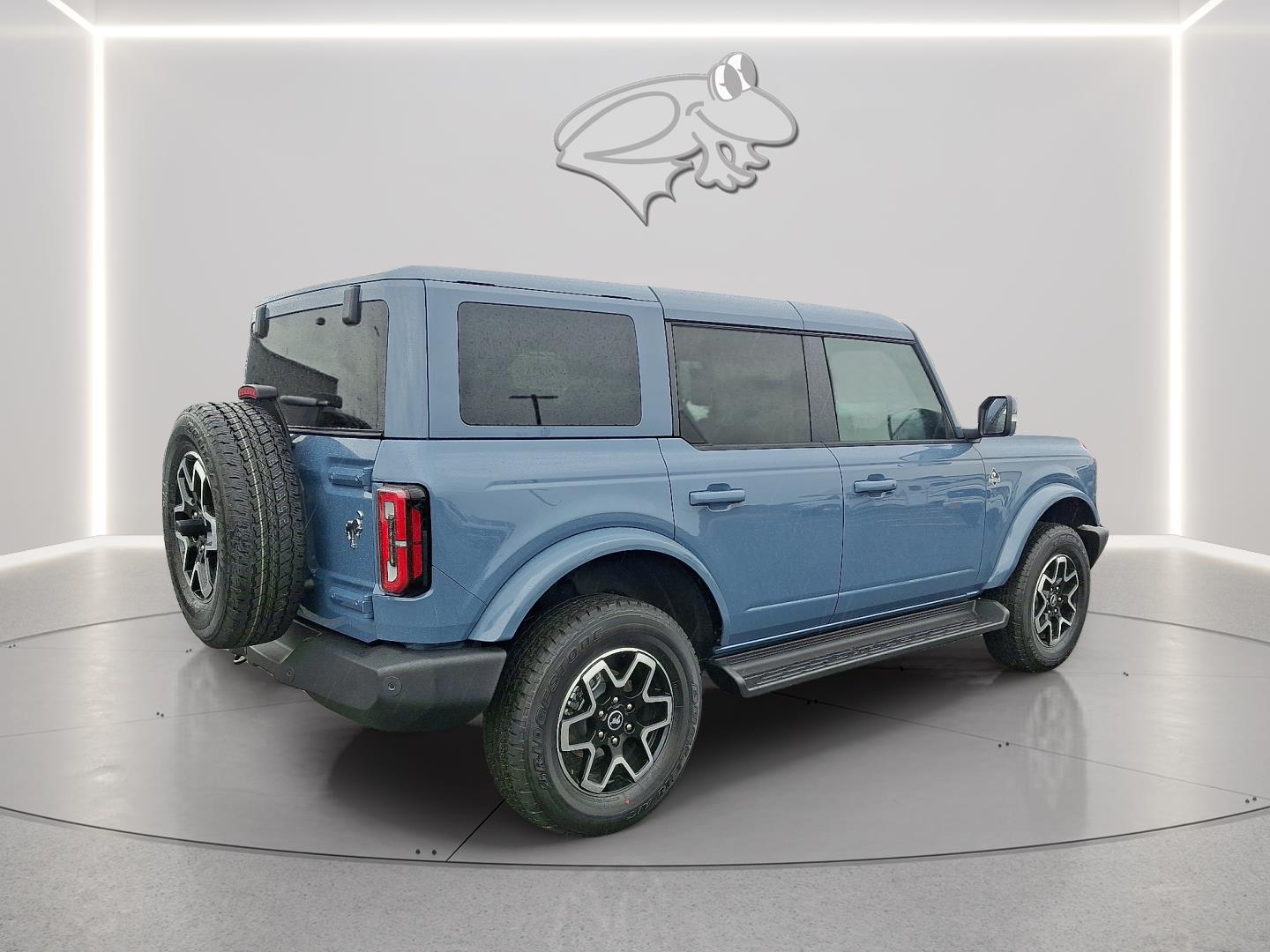 View vehicle photo 3