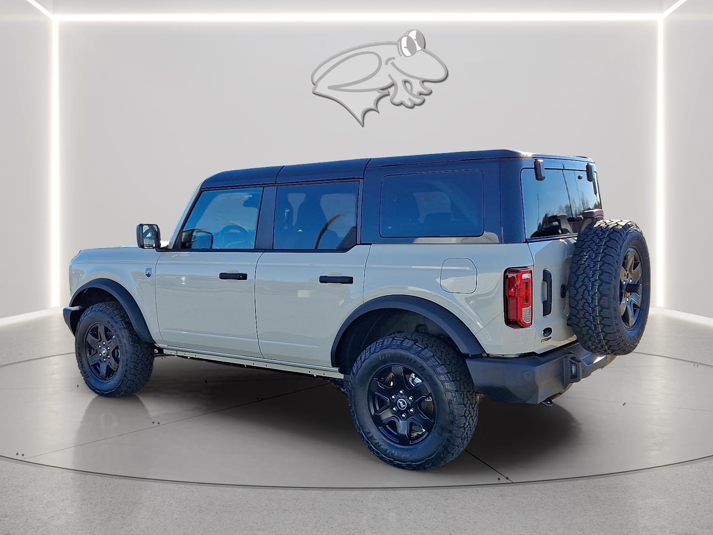 View vehicle photo 3