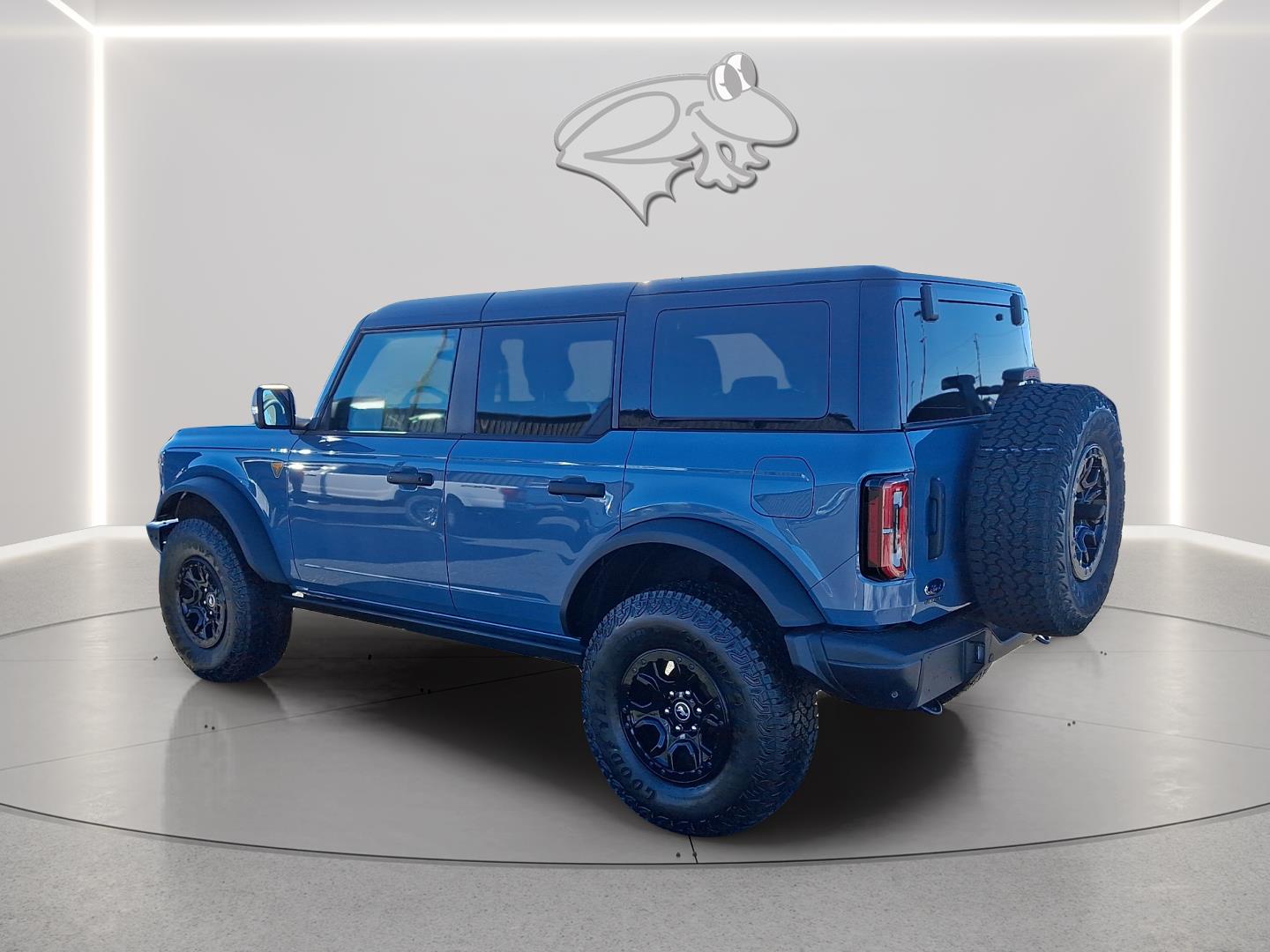 View vehicle photo 2