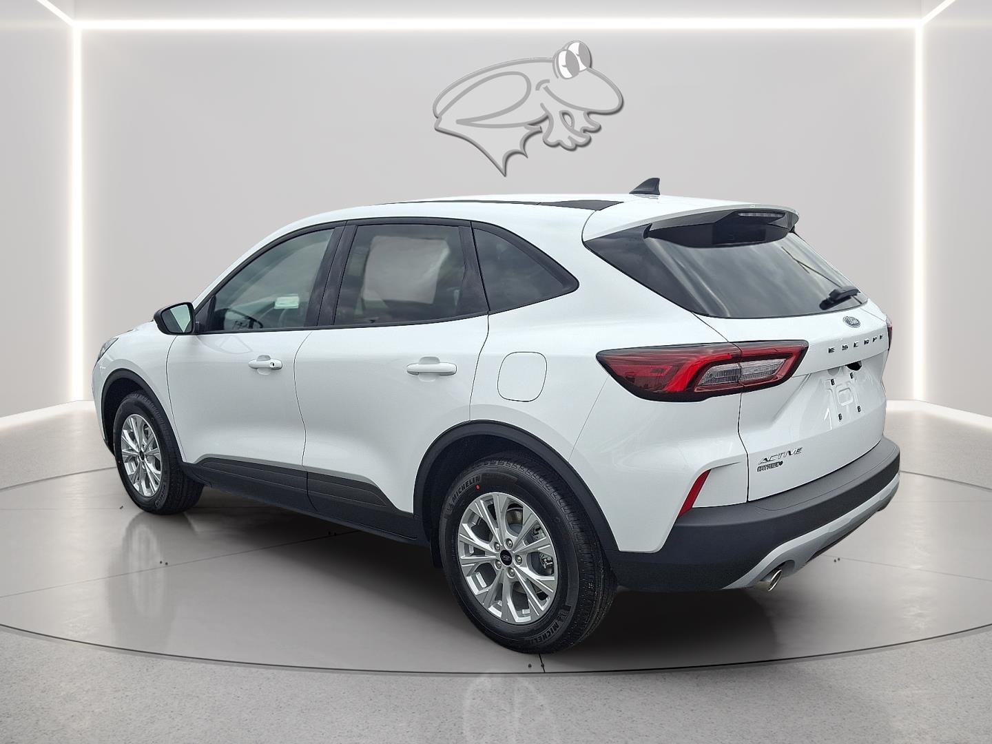 View vehicle photo 2