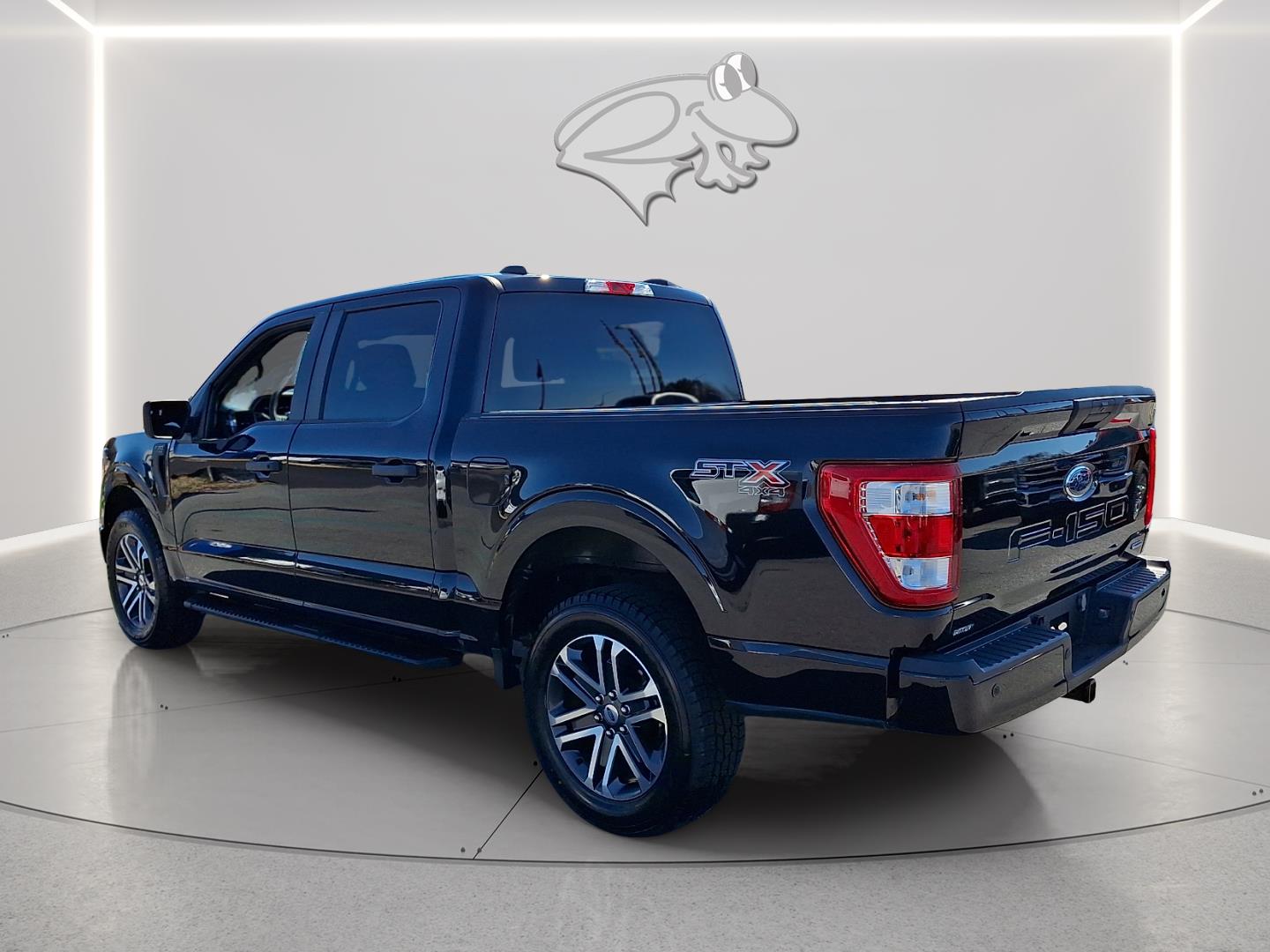 View vehicle photo 7