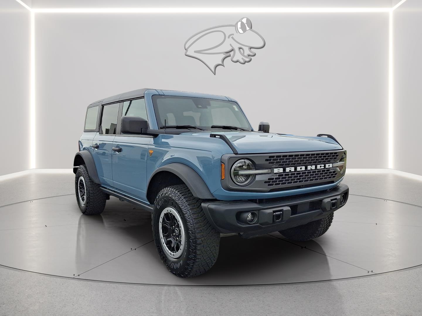 View vehicle photo 2