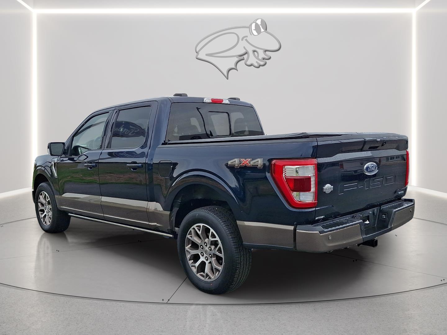 View vehicle photo 5