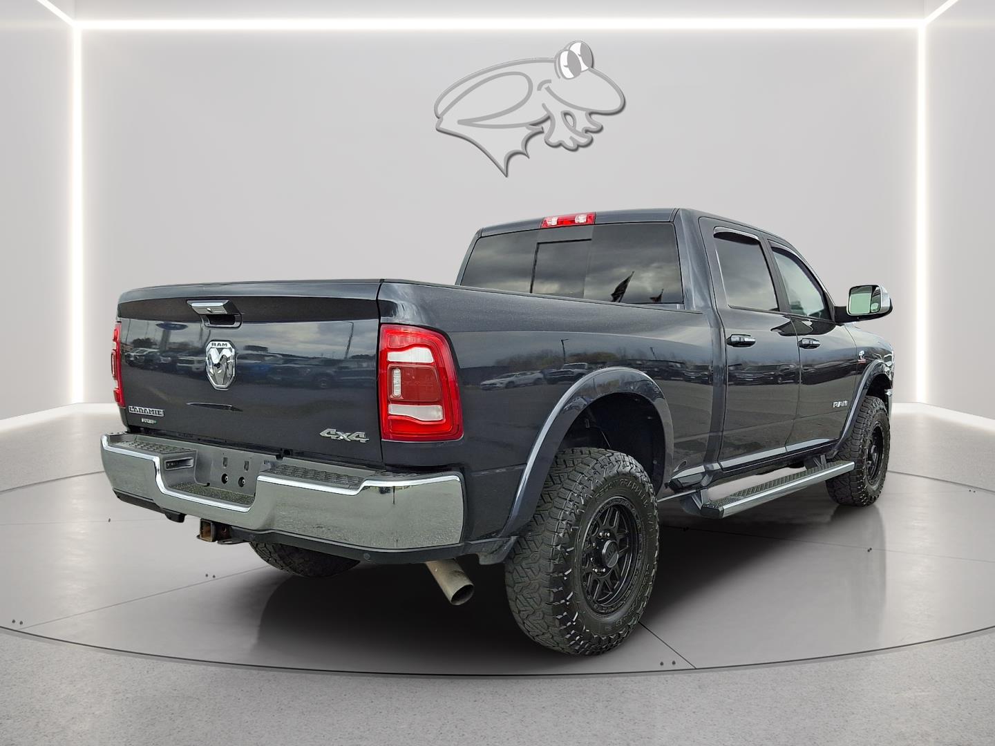 View vehicle photo 7