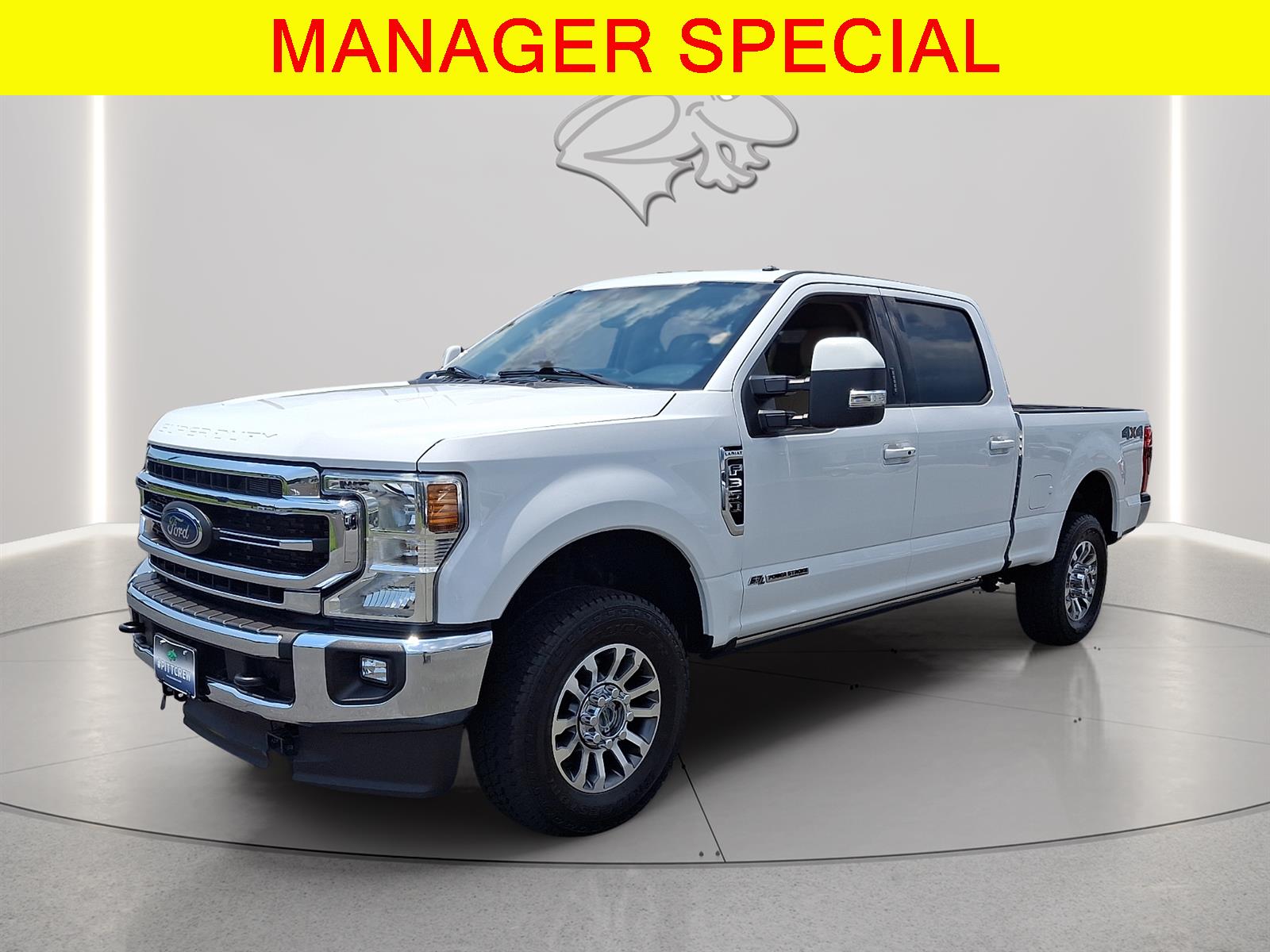 Oxford White 2022 Ford F-350 Super Duty Pickup Truck Four-Wheel Drive Automatic
