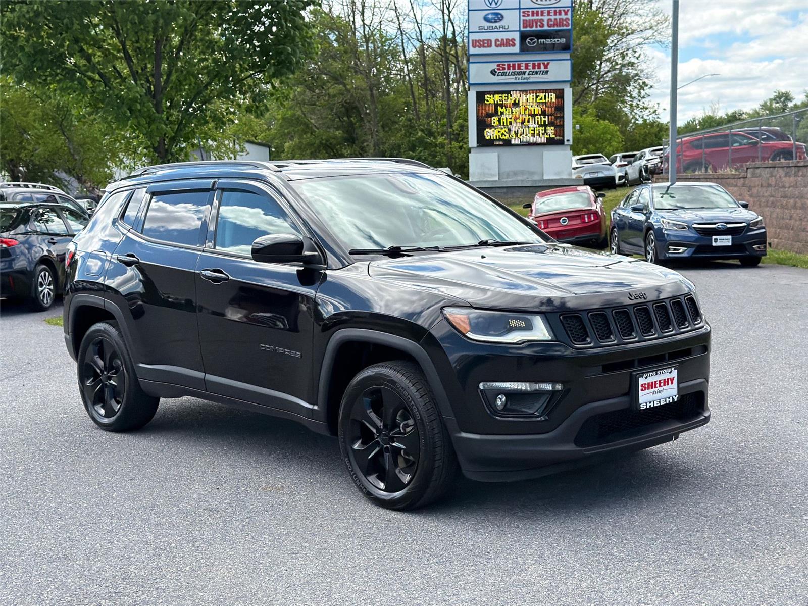 Diamond Black Crystal Pearlcoat 2020 Jeep Compass Altitude 4WD SUV / Crossover Four-Wheel Drive 9-Speed Automatic