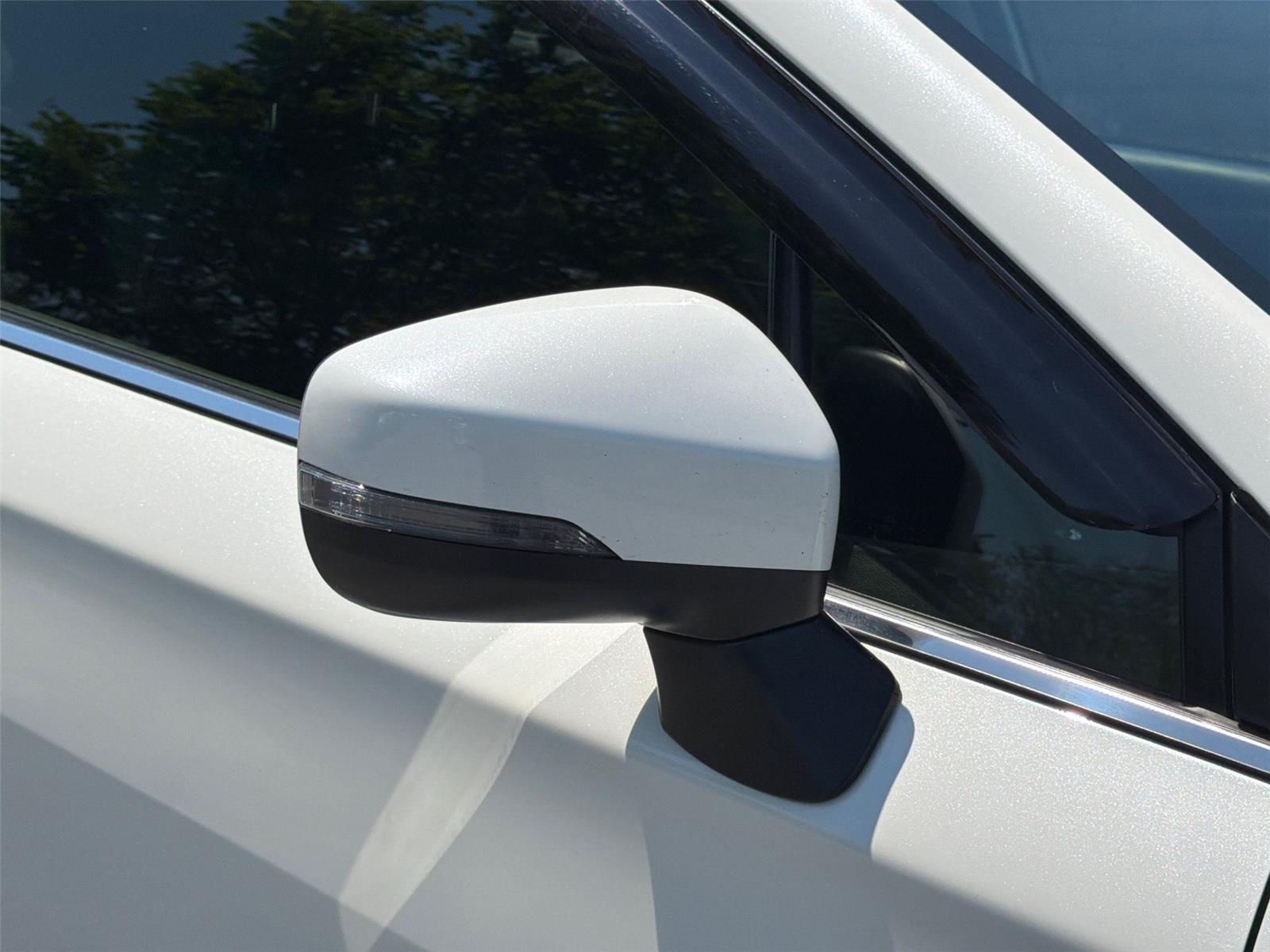 Used 2022 Crystal White Pearl Subaru Limited image 28