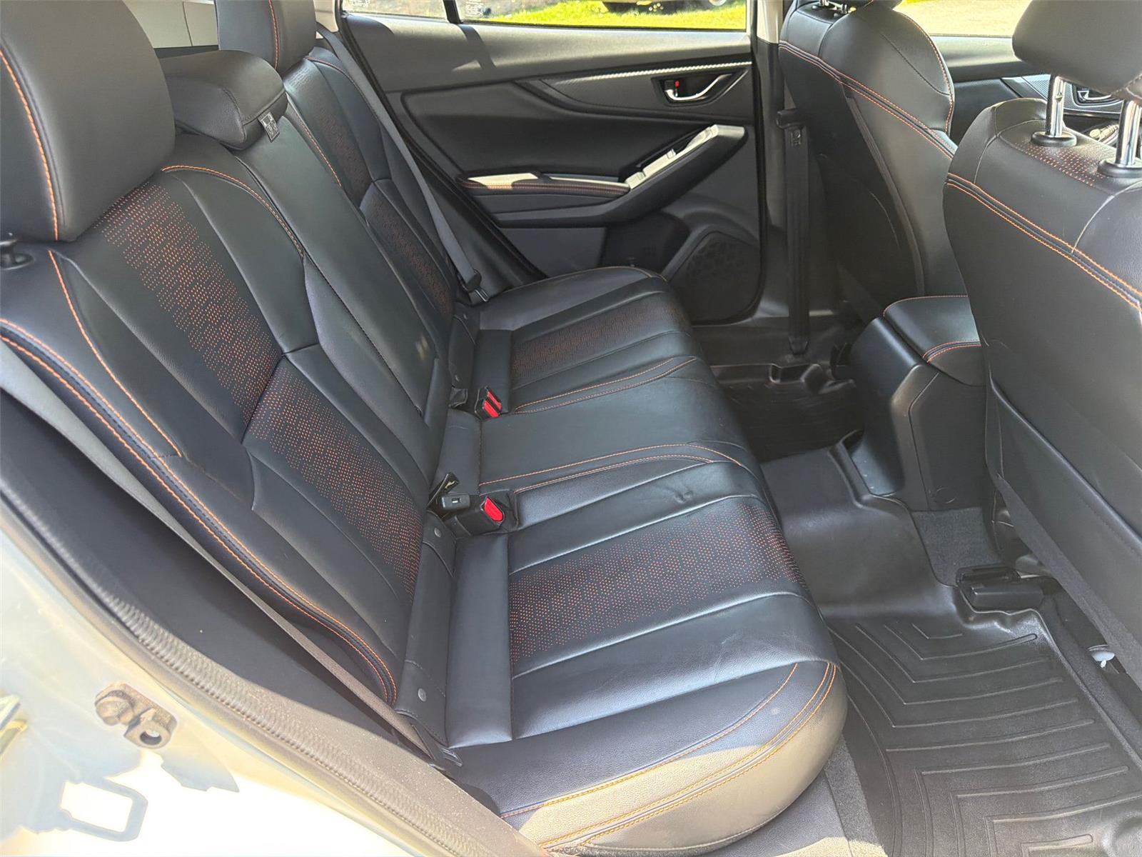 Used 2022 Crystal White Pearl Subaru Limited image 32