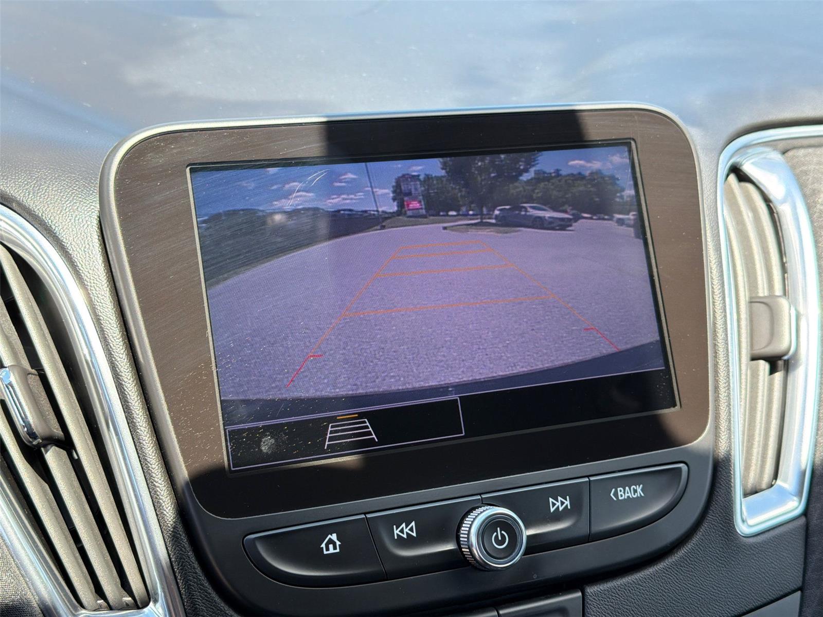 Used 2021 Mosaic Black Metallic Chevrolet LT image 18