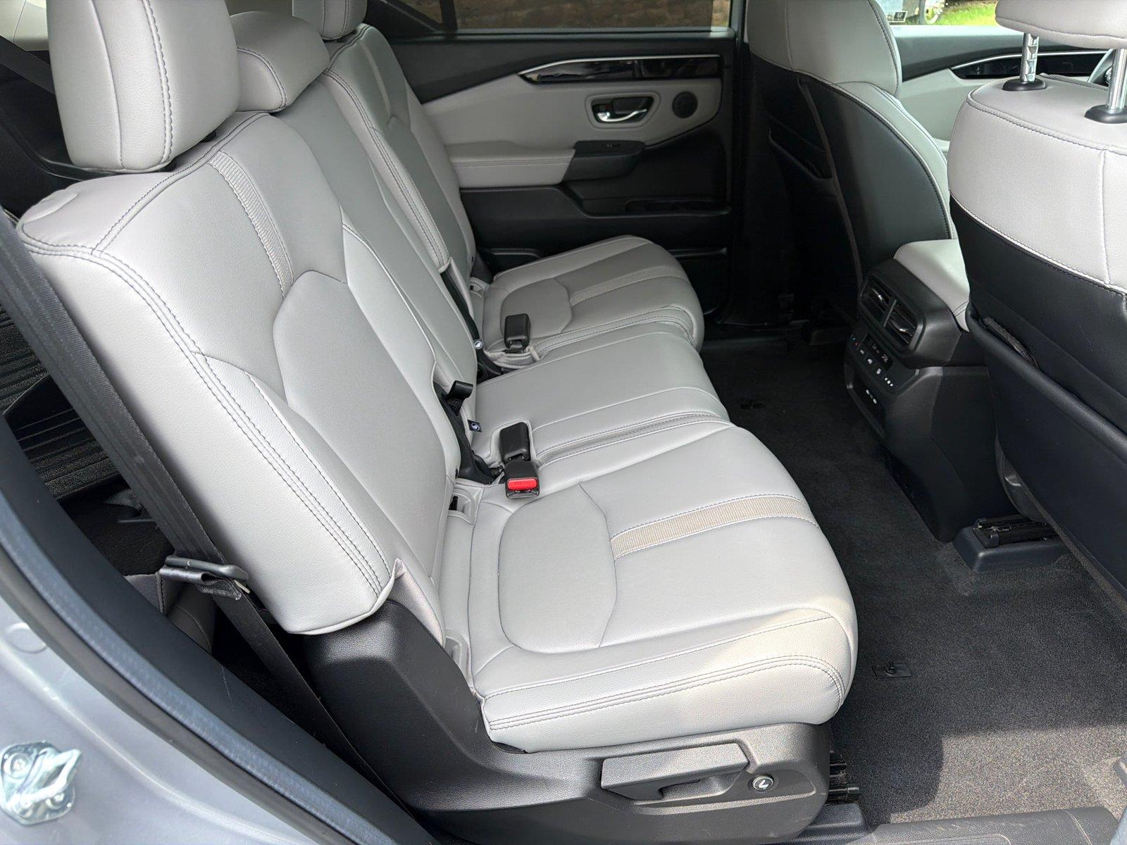 Used 2025 Lunar Silver Metallic Honda EX-L image 30