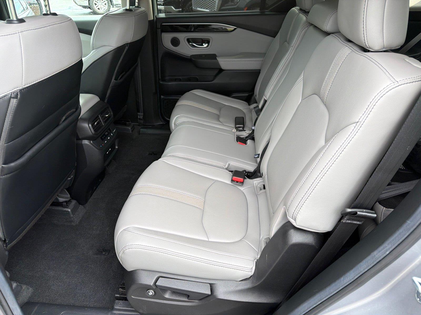Used 2025 Lunar Silver Metallic Honda EX-L image 6