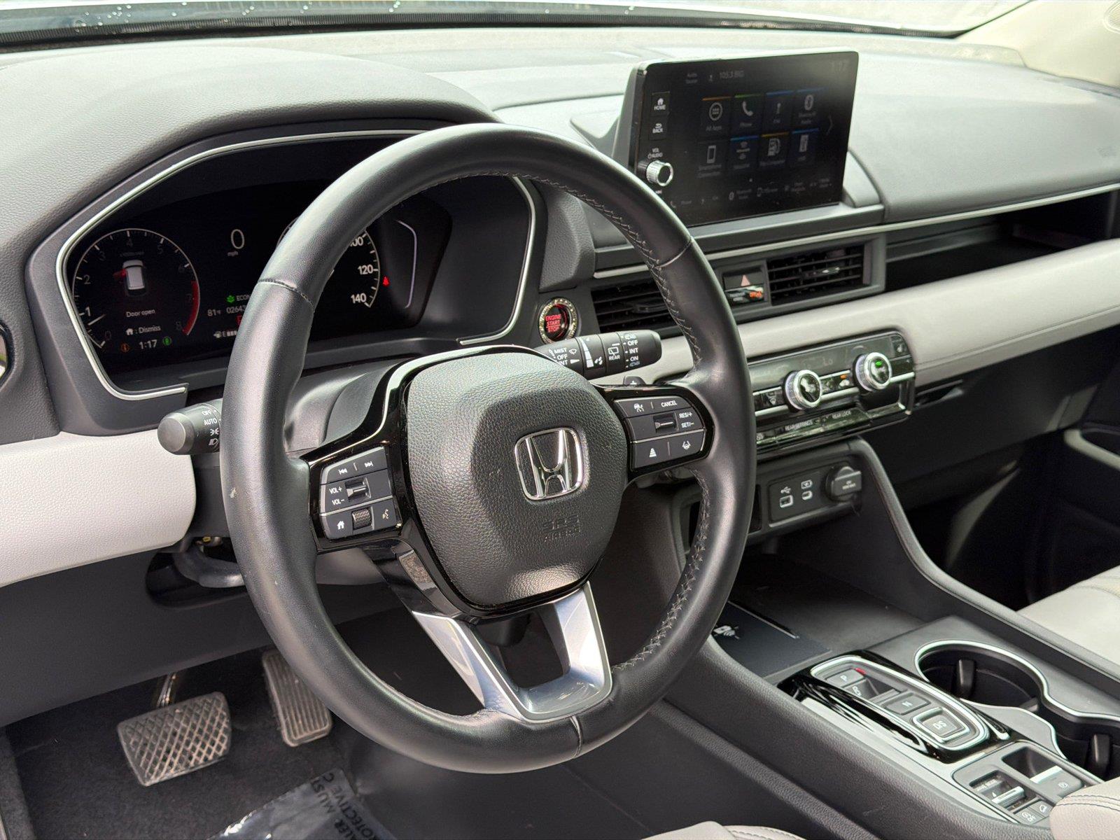 Used 2025 Lunar Silver Metallic Honda EX-L image 34