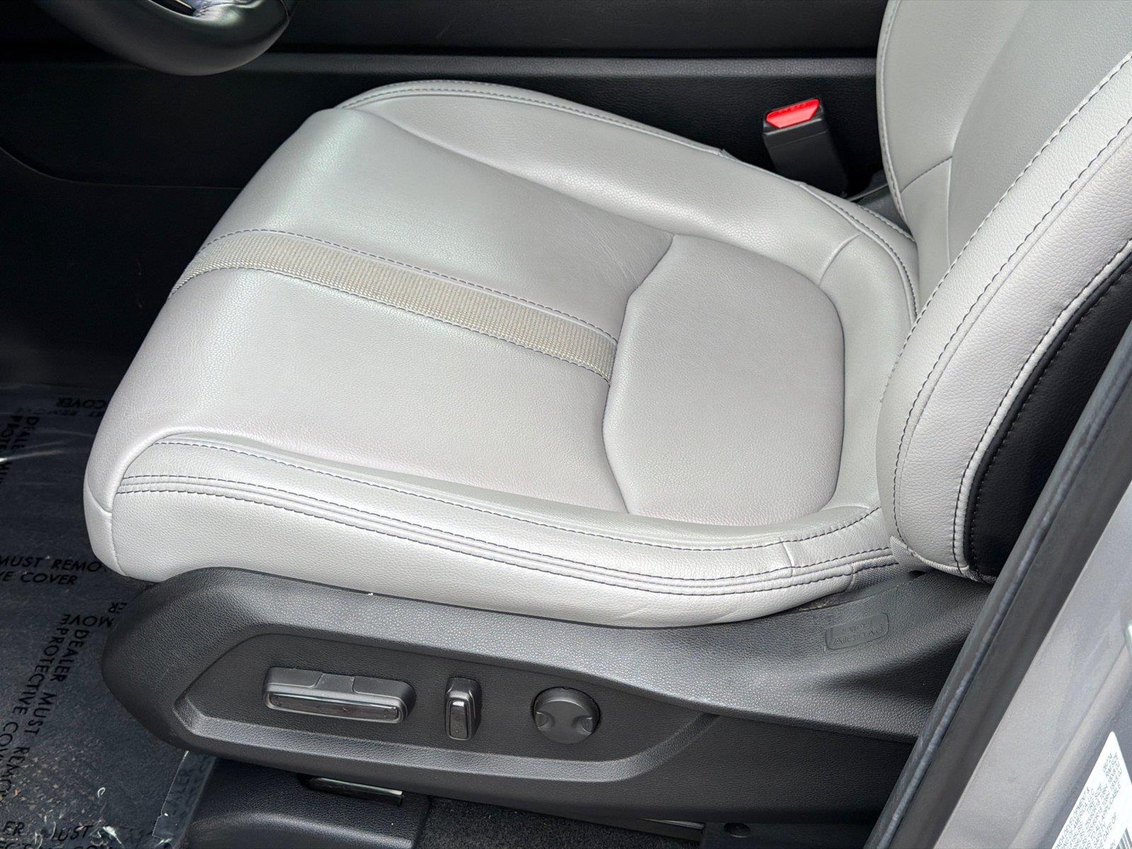 Used 2025 Lunar Silver Metallic Honda EX-L image 35