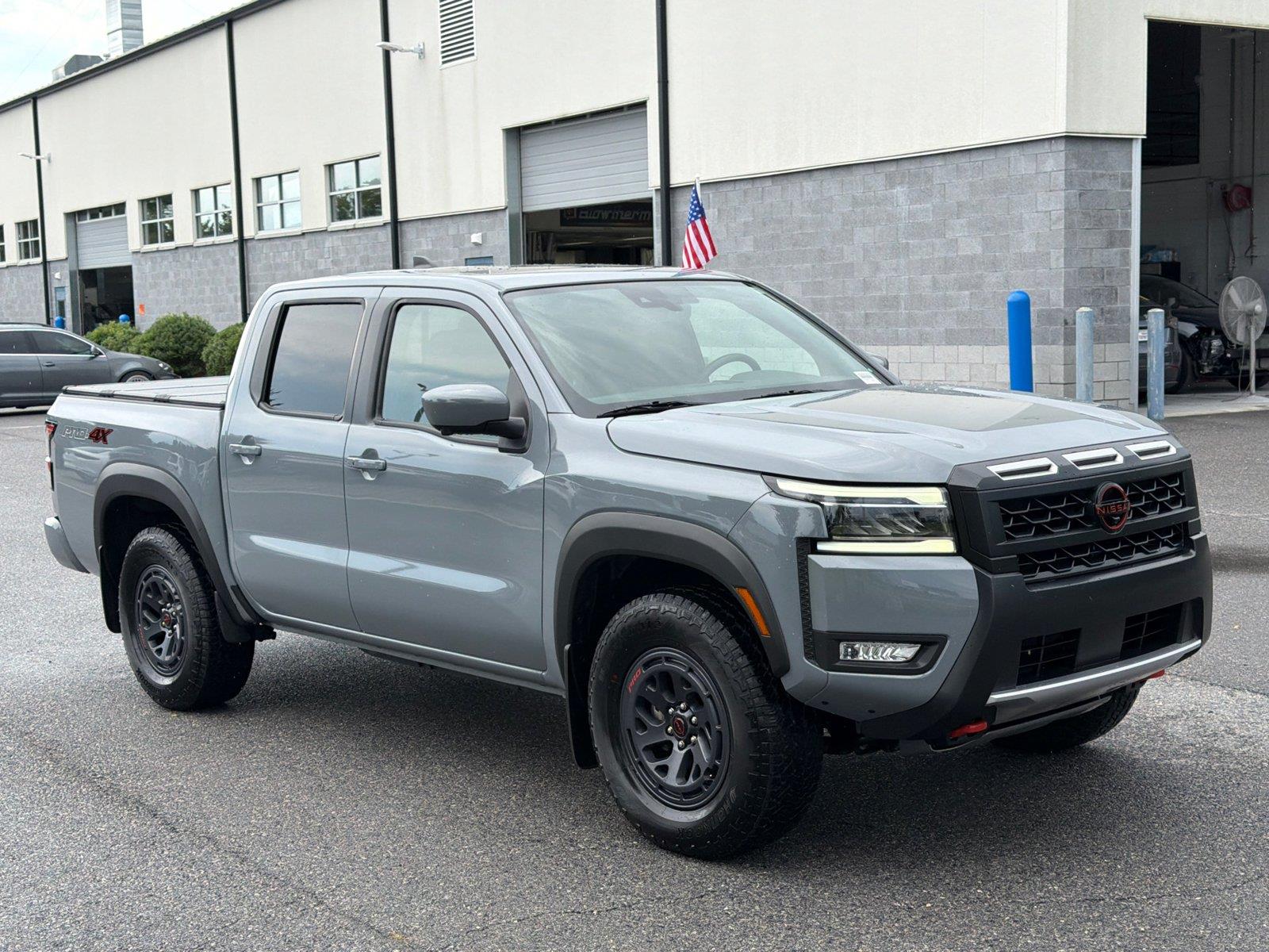 2025 Nissan Frontier PRO-4X Crew Cab 4WD