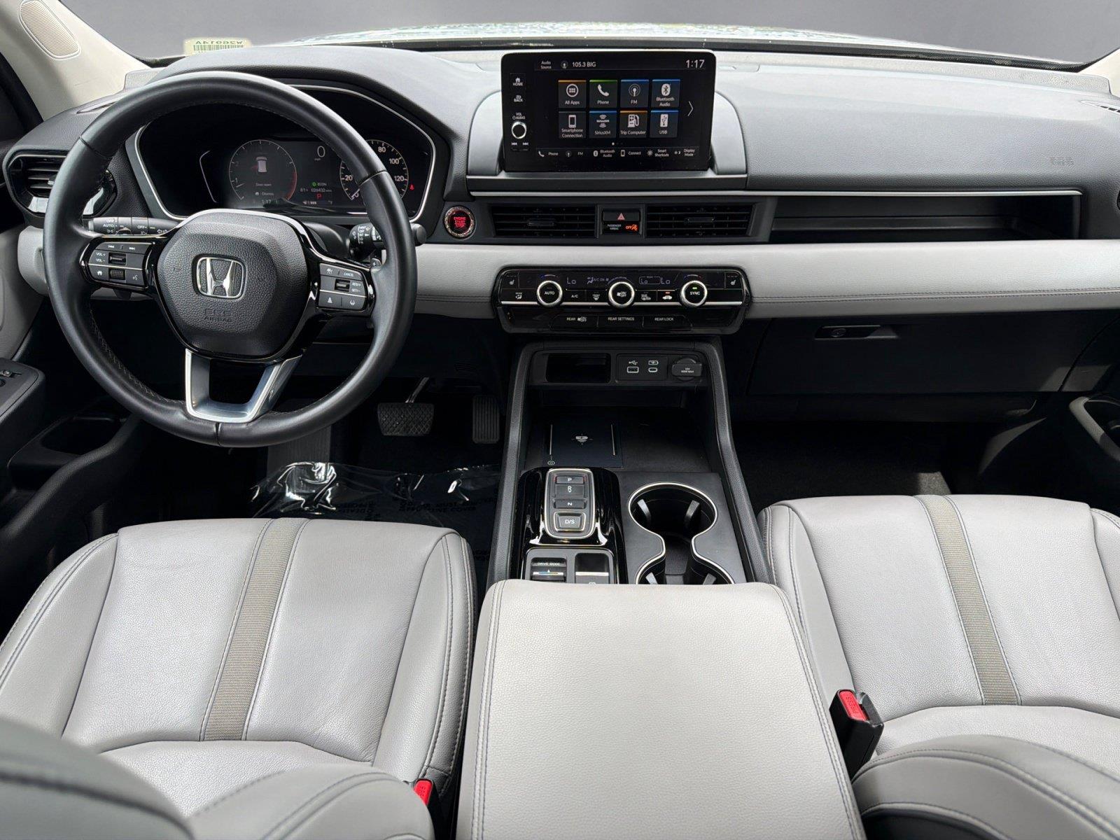 Used 2025 Lunar Silver Metallic Honda EX-L image 3