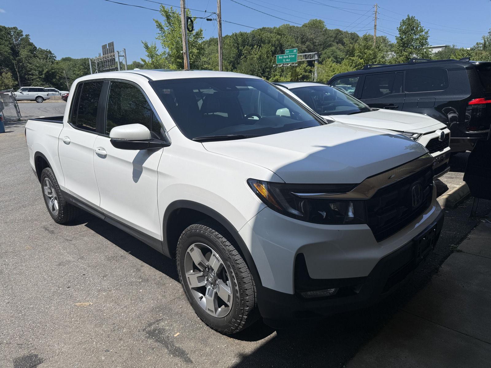 Platinum White Pearl 2026 Honda Ridgeline Pickup Truck All-Wheel Drive Automatic