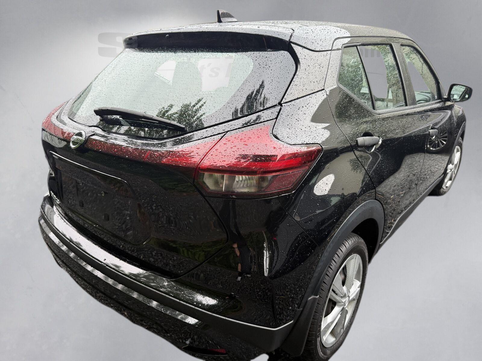 Used 2021 Super Black Nissan S image 8