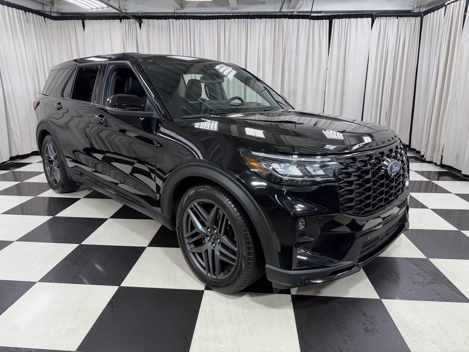 Agate Black 2025 Ford Explorer SUV / Crossover All-Wheel Drive Automatic