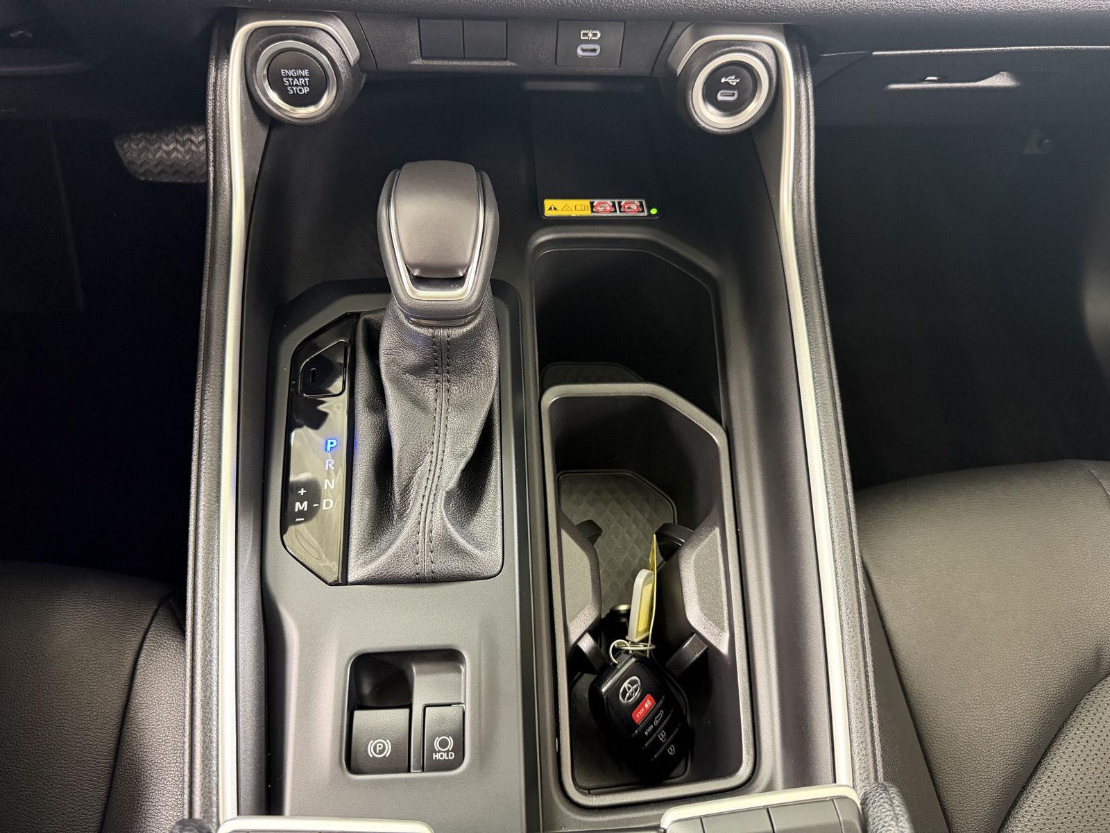 Used 2025 Wind Chill Pearl Toyota XLE image 18