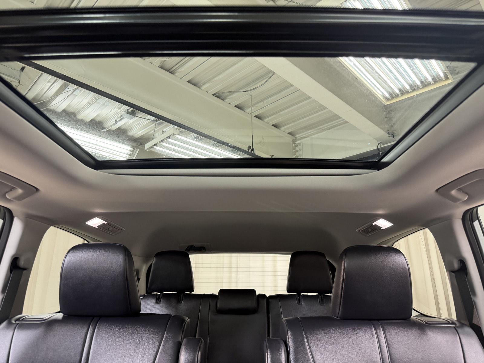 Used 2025 Wind Chill Pearl Toyota XLE image 24