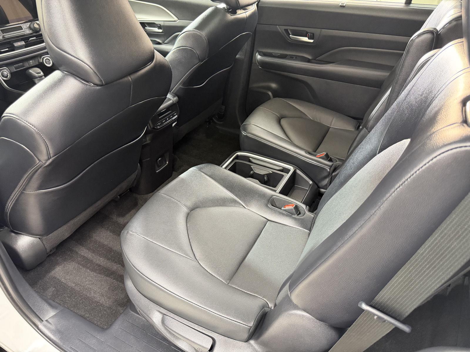 Used 2025 Wind Chill Pearl Toyota XLE image 6