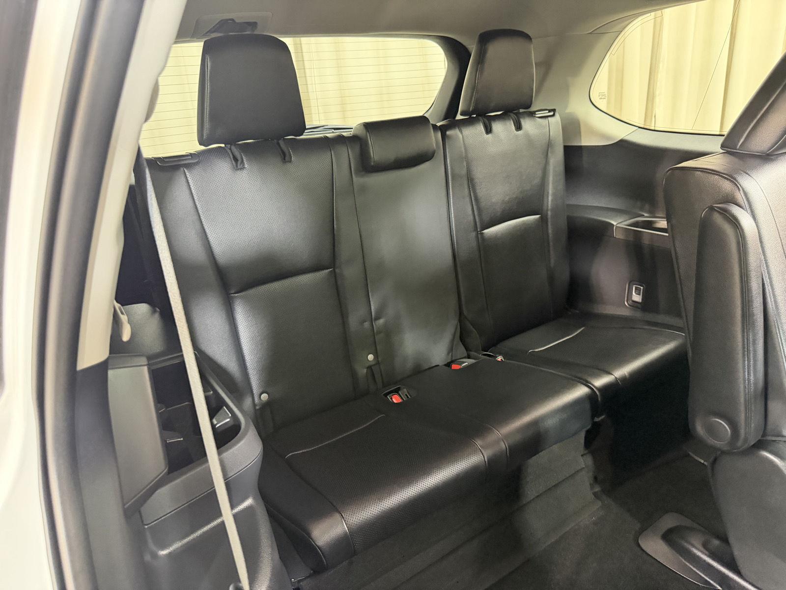 Used 2025 Wind Chill Pearl Toyota XLE image 41