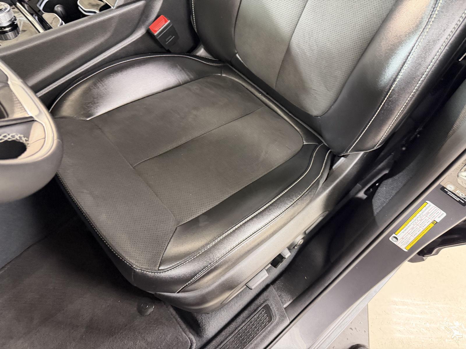 Used 2023 Baltic Gray Metallic Clearcoat Jeep Altitude image 28
