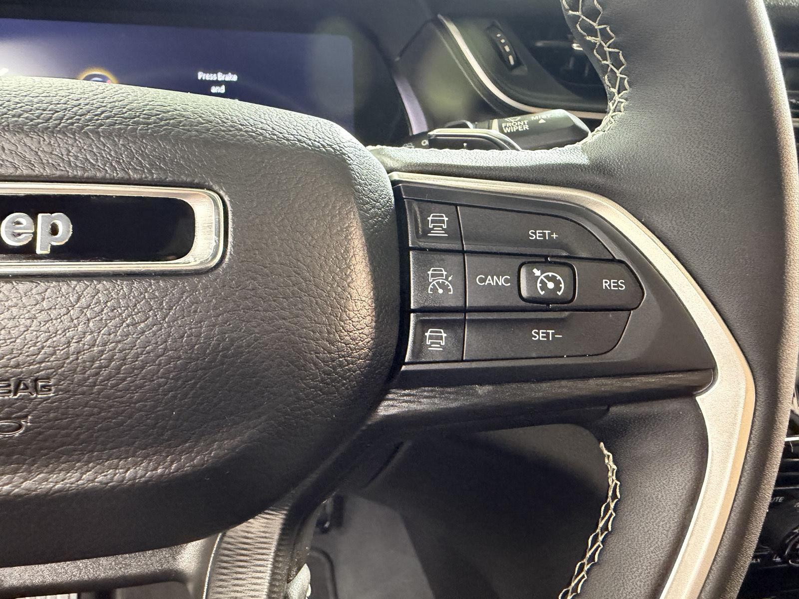 Used 2023 Baltic Gray Metallic Clearcoat Jeep Altitude image 30