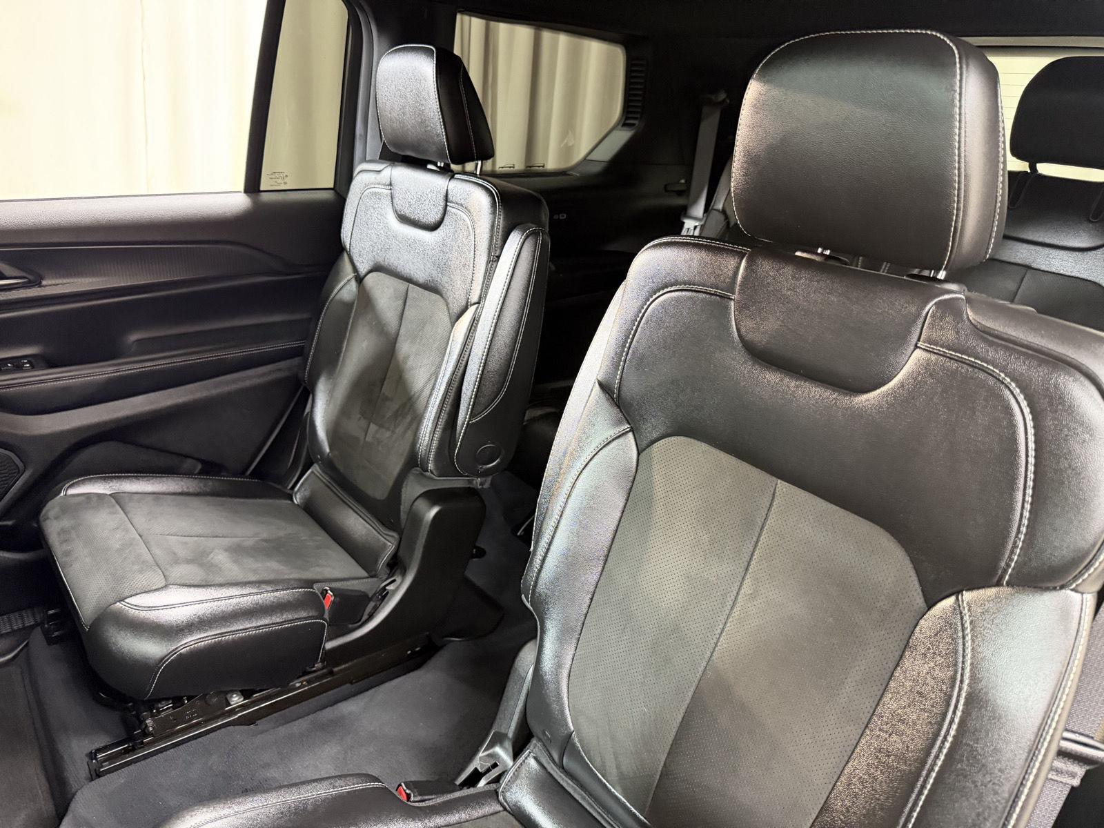 Used 2023 Baltic Gray Metallic Clearcoat Jeep Altitude image 35