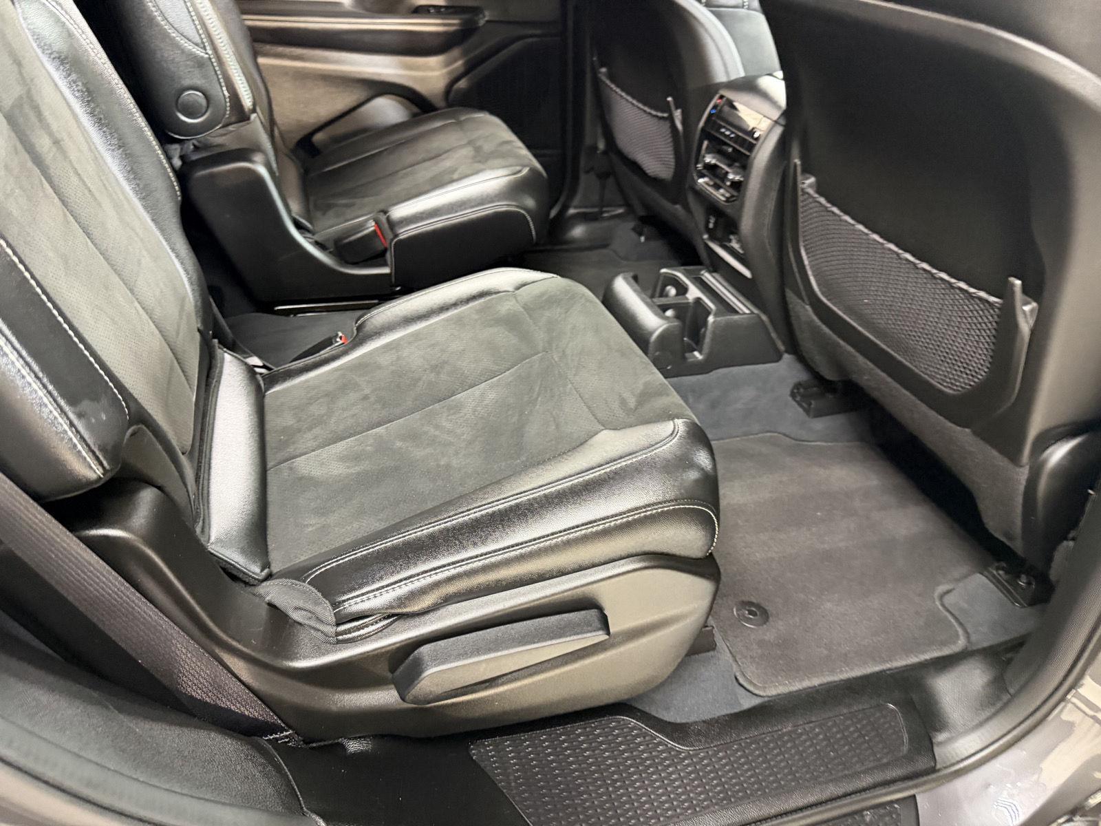 Used 2023 Baltic Gray Metallic Clearcoat Jeep Altitude image 38
