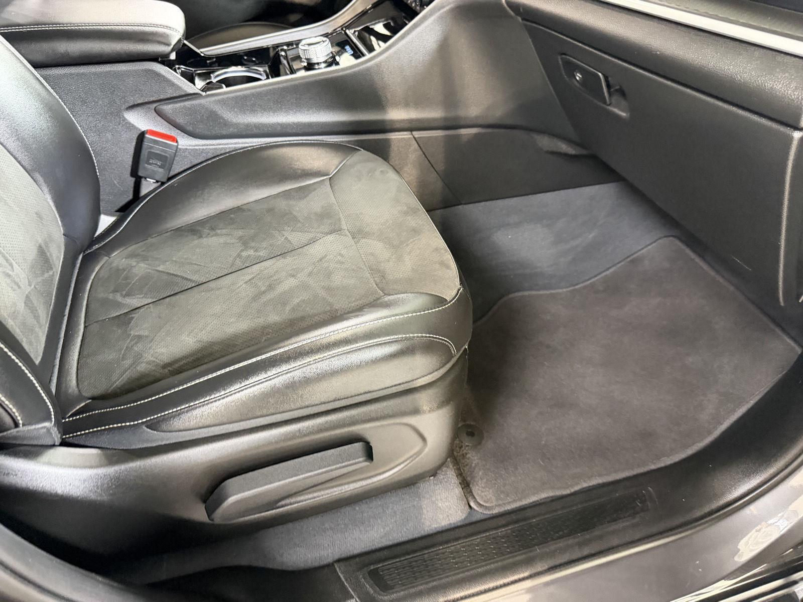 Used 2023 Baltic Gray Metallic Clearcoat Jeep Altitude image 41