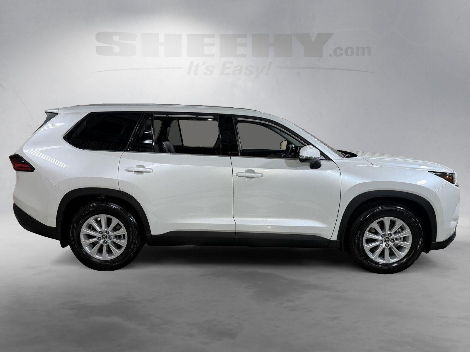 Used 2025 Wind Chill Pearl Toyota XLE image 9