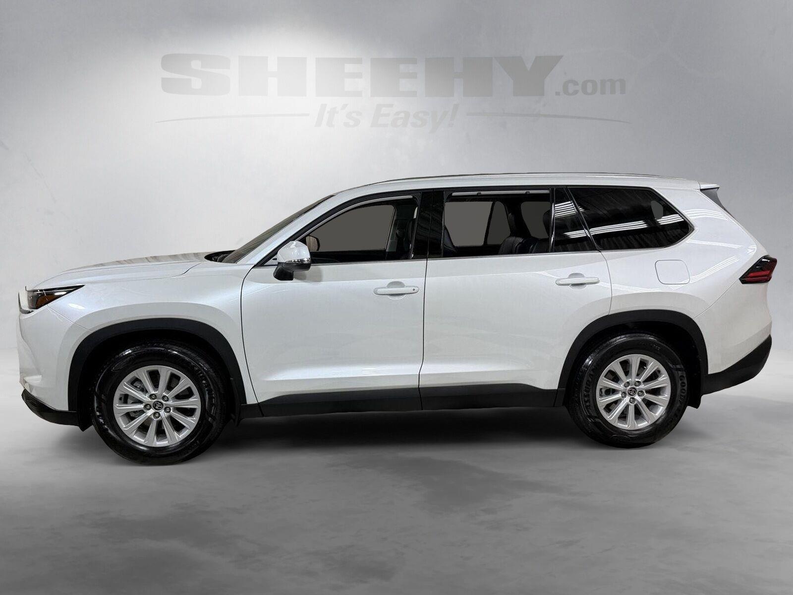 Used 2025 Wind Chill Pearl Toyota XLE image 14