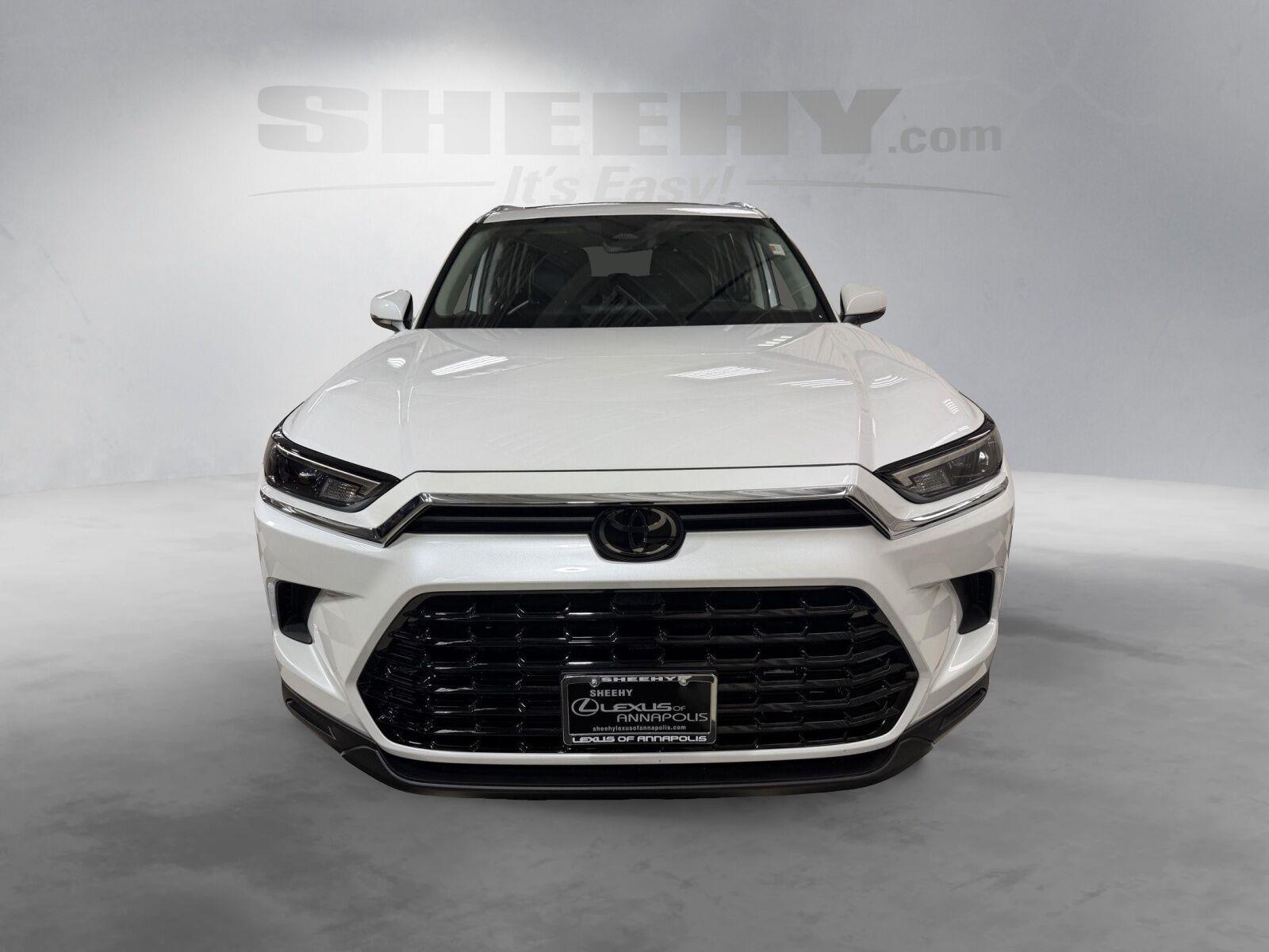 Used 2025 Wind Chill Pearl Toyota XLE image 16