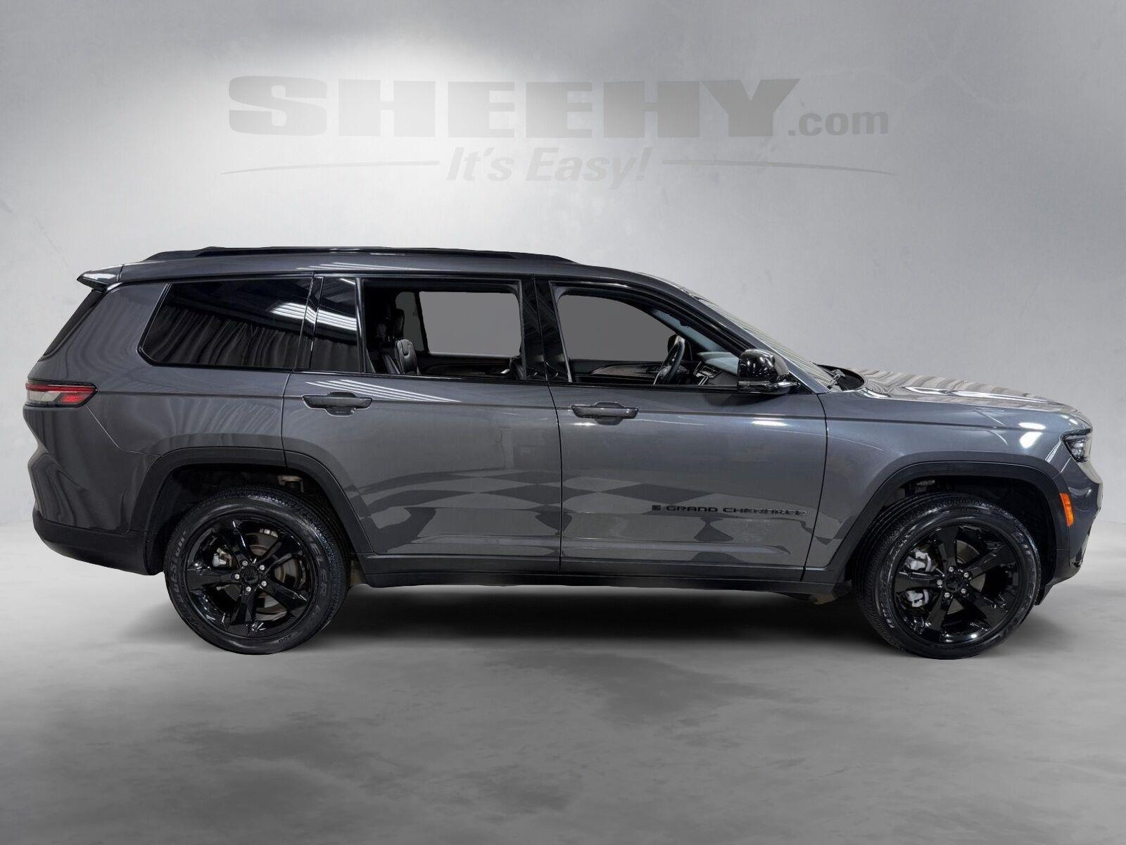 Used 2023 Baltic Gray Metallic Clearcoat Jeep Altitude image 10