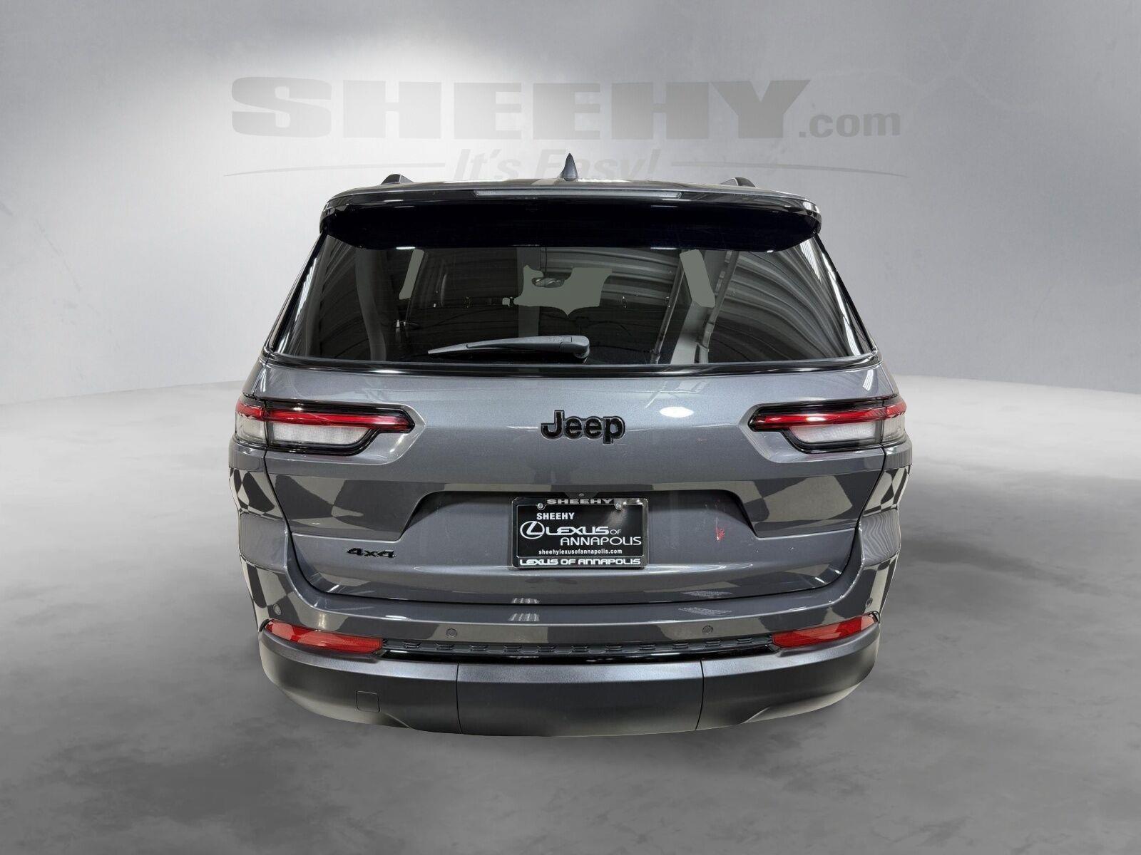 Used 2023 Baltic Gray Metallic Clearcoat Jeep Altitude image 13