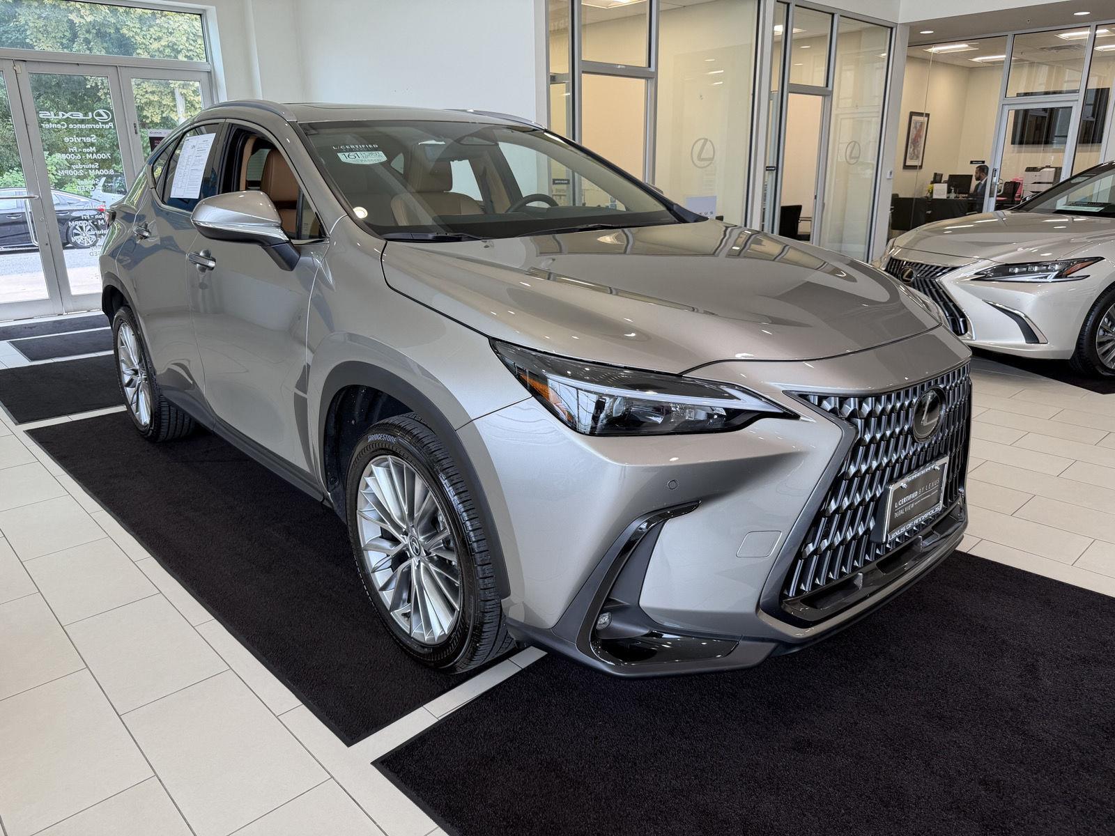 2025 Lexus NX Hybrid Plata (Atomic Silver) SUV/Crossover Tracción en las cuatro ruedas Transmisión variable continua