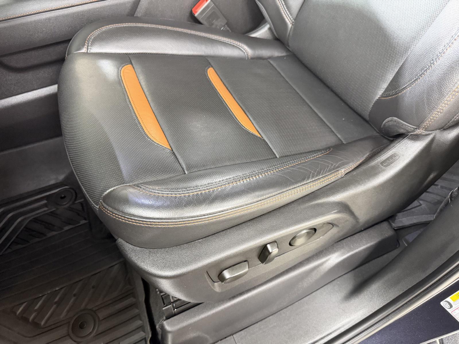 Used 2022 Titanium Rush Metallic GMC AT4 image 12
