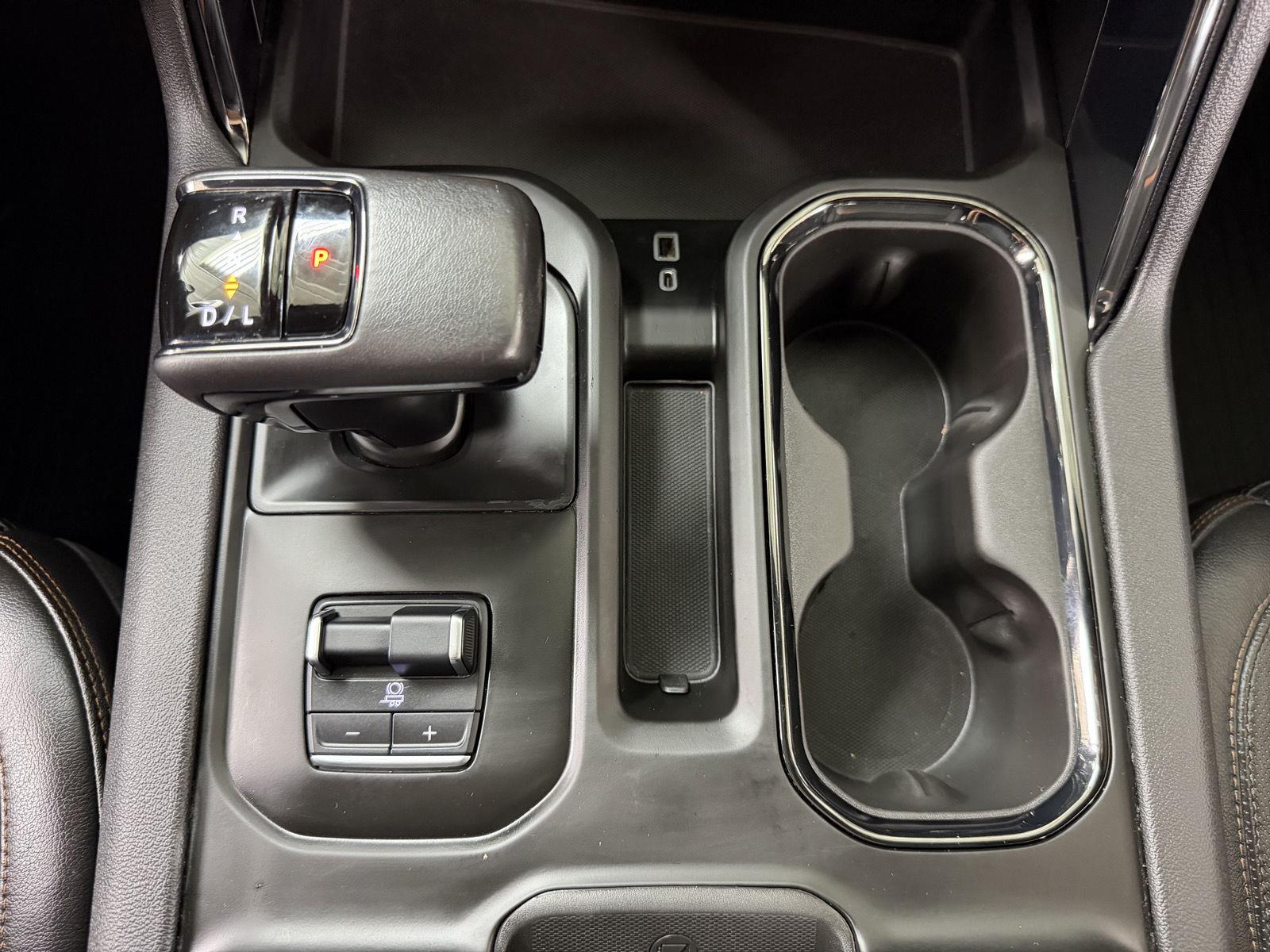 Used 2022 Titanium Rush Metallic GMC AT4 image 20