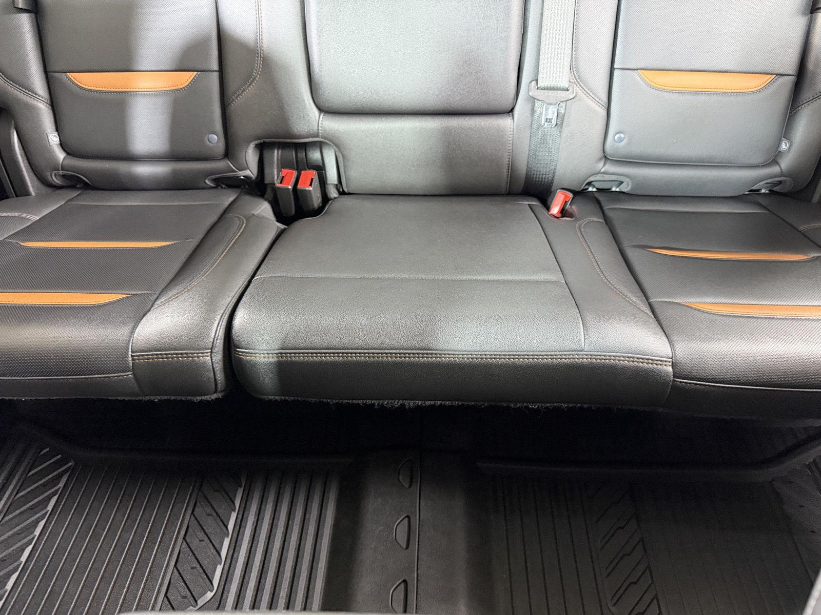 Used 2022 Titanium Rush Metallic GMC AT4 image 21