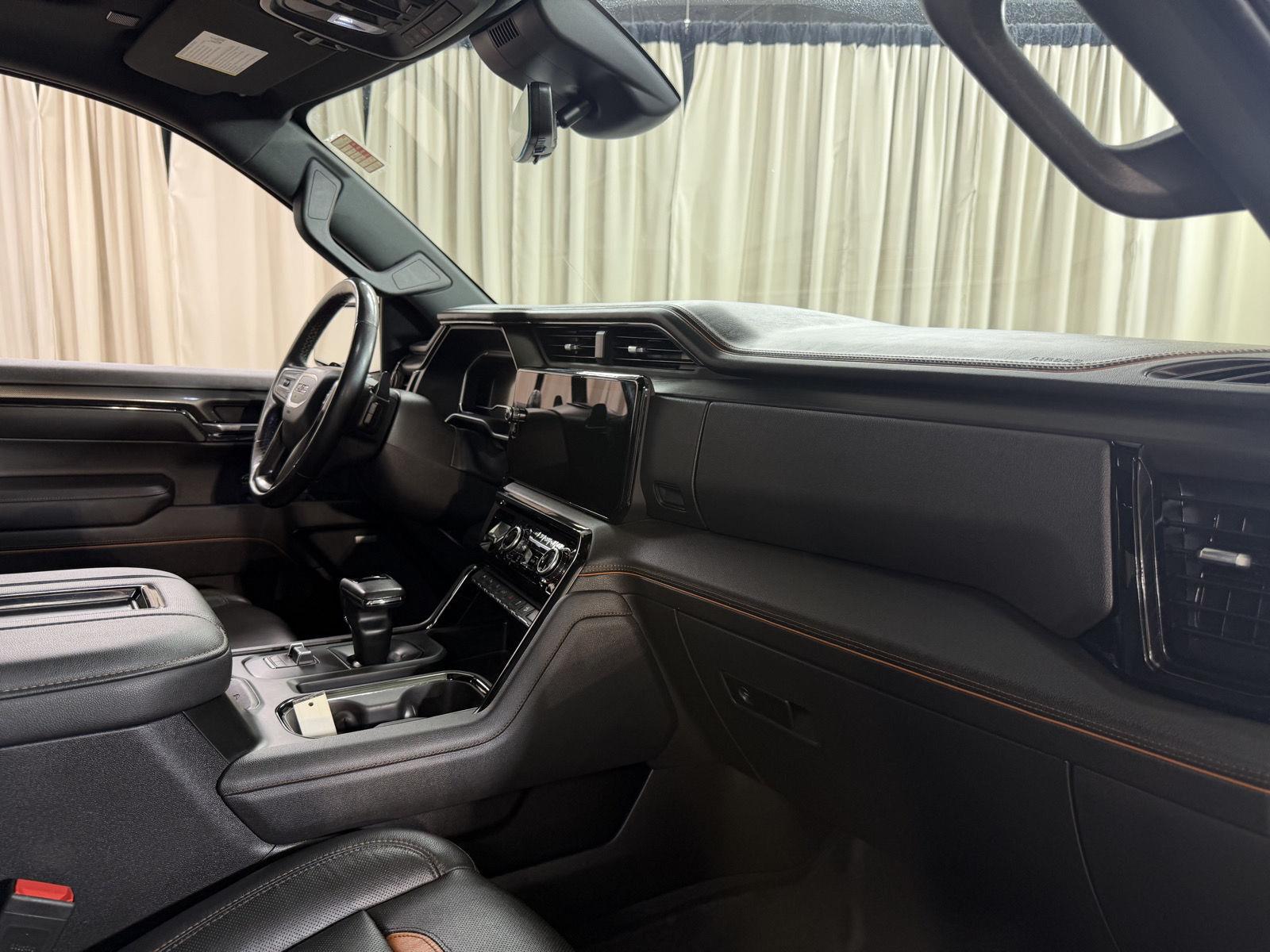 Used 2022 Titanium Rush Metallic GMC AT4 image 32