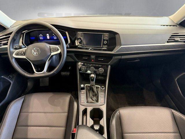 Used 2024 Pyrite Silver Metallic Volkswagen SE image 3