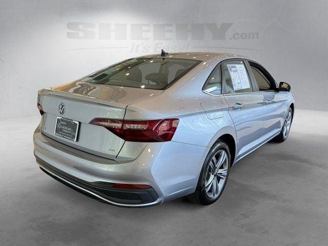 Used 2024 Pyrite Silver Metallic Volkswagen SE image 13