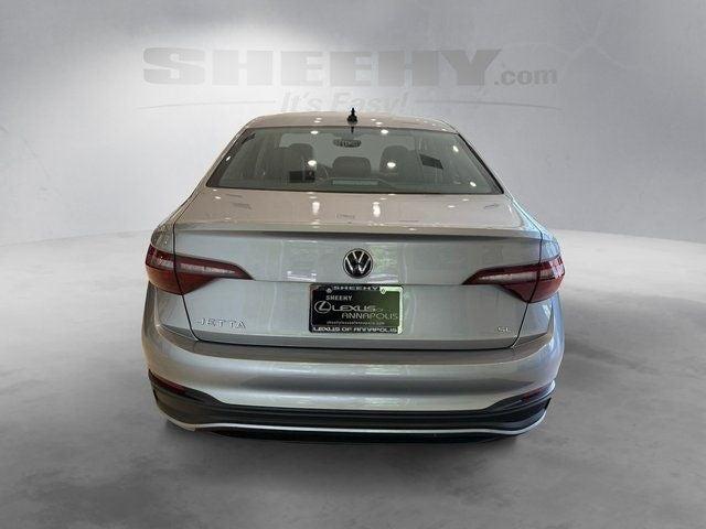 Used 2024 Pyrite Silver Metallic Volkswagen SE image 14