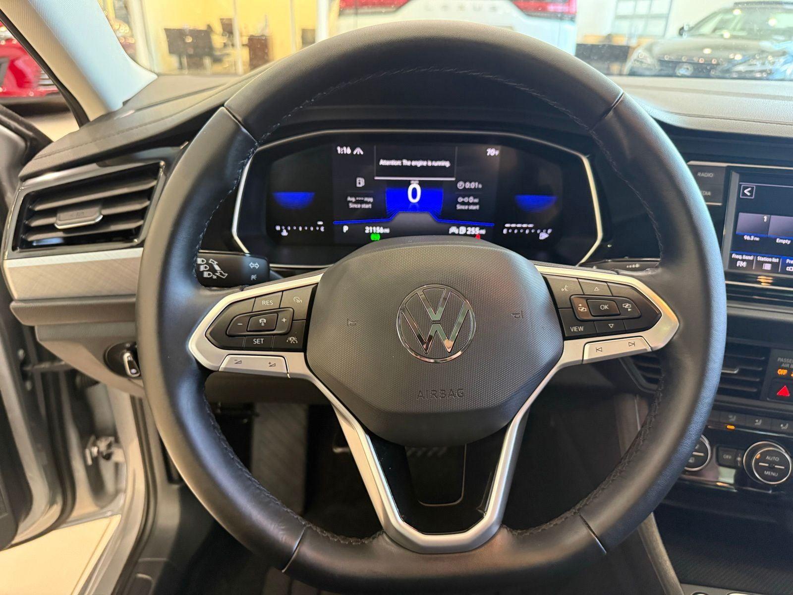 Used 2024 Pyrite Silver Metallic Volkswagen SE image 19